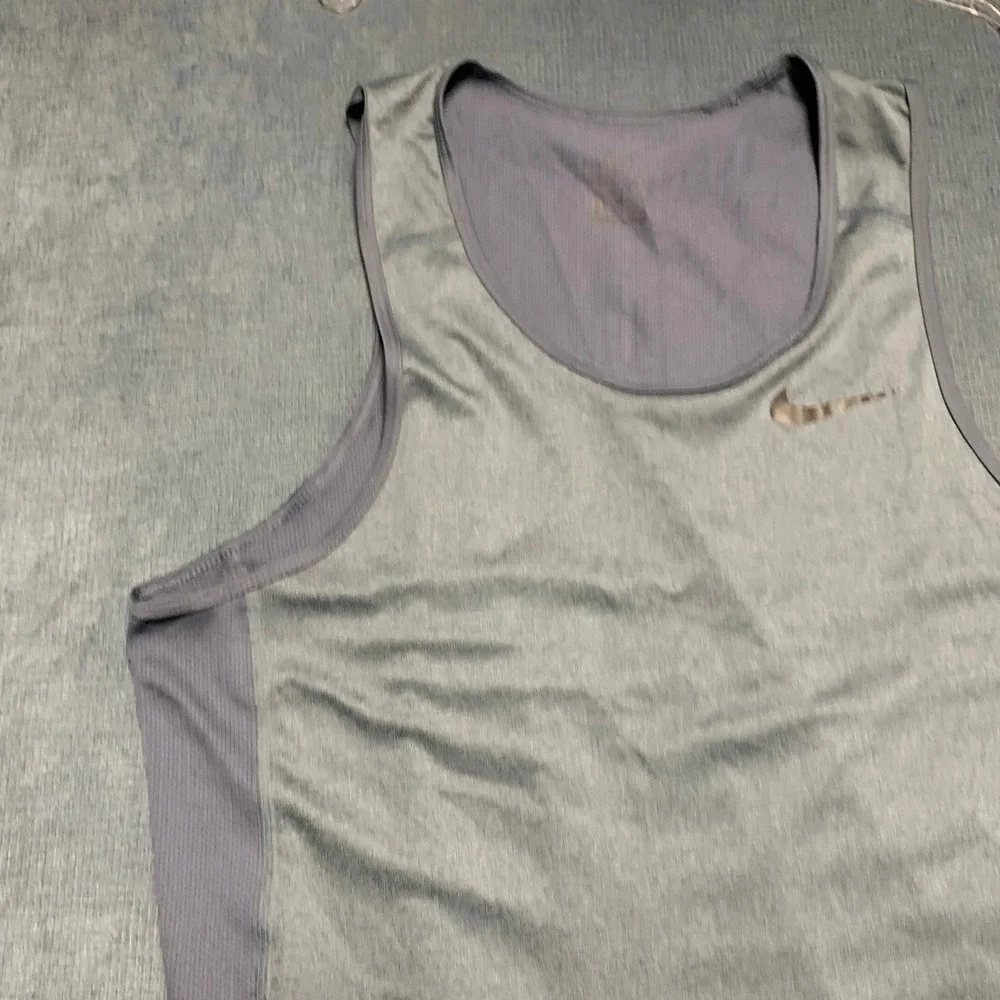 Nike Dri Fit Running Tank Mens Medium Gray Swoosh Logo Sleeveless Performance